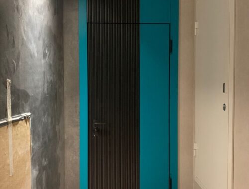 Входные двери скрытого монтажа: идеальный минимализм и надежность