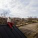 Монтаж металлочерепицы — от обрешетки до конька